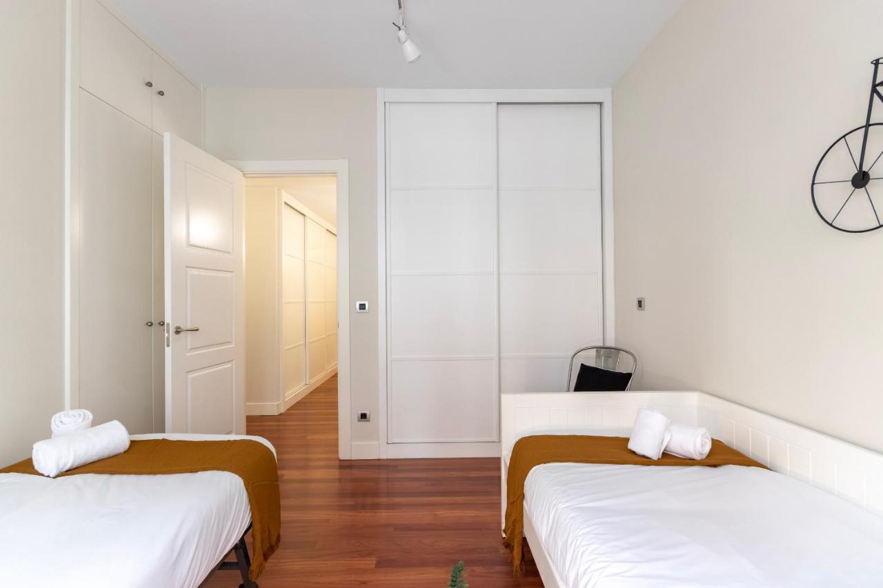 Gran Apartamento Con Estilo En El Centro De Bilbao Exterior photo