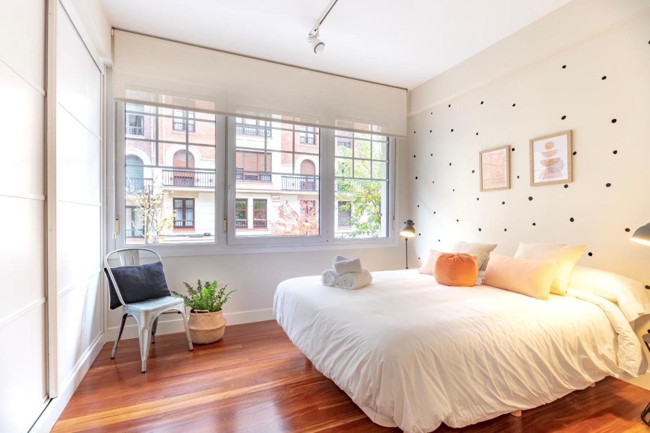 Gran Apartamento Con Estilo En El Centro De Bilbao Exterior photo